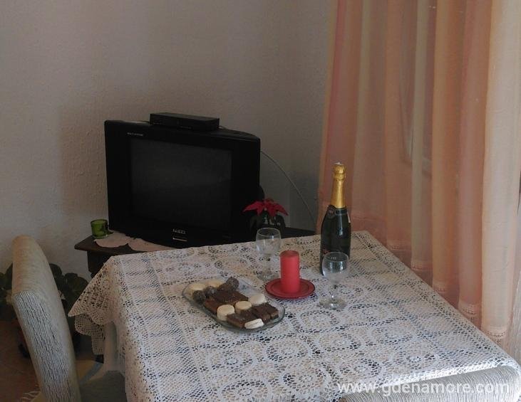 4.TRpezarija TV